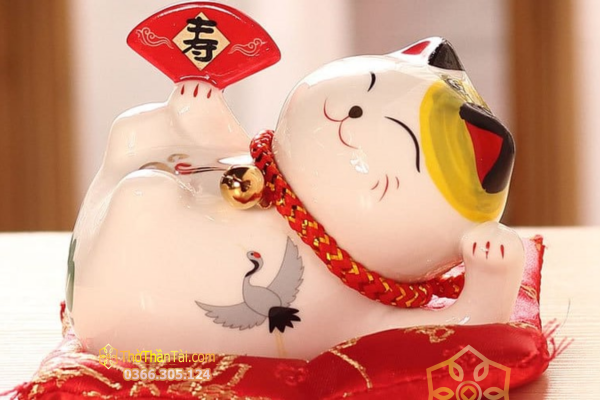 Ảnh Mèo Thần Tài nằm