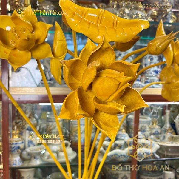 Cành Hoa Sen Gỗ Mít Màu Vàng