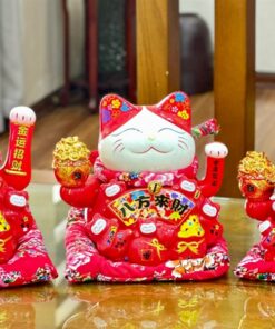 Mèo Thần Tài Đỏ Bát Phương Chiêu Tài