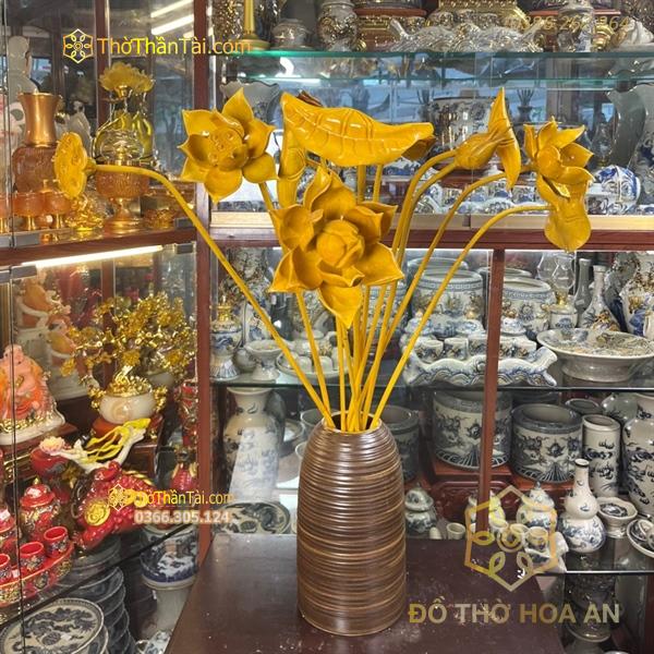 Cành Hoa Sen Gỗ Mít Màu Vàng
