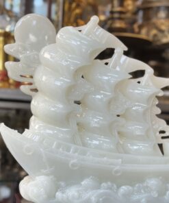 Thuyền Buồm Bạch Ngọc