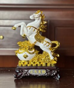 Ngựa Trắng Chiêu Tài Rước Lộc