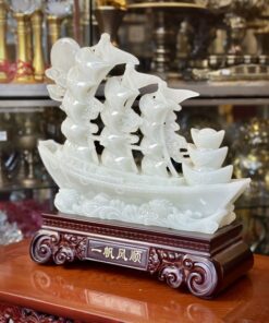 Thuyền Buồm Bạch Ngọc