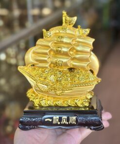 Thuyền Buồm Vàng Kim Nhỏ