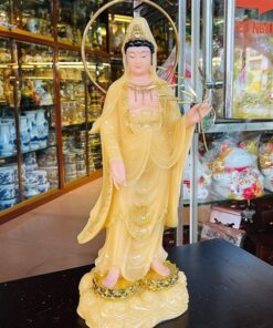 Tượng Phật Bà Quan Thế Âm Bột Đá Vàng Đứng Trên Đài Sen