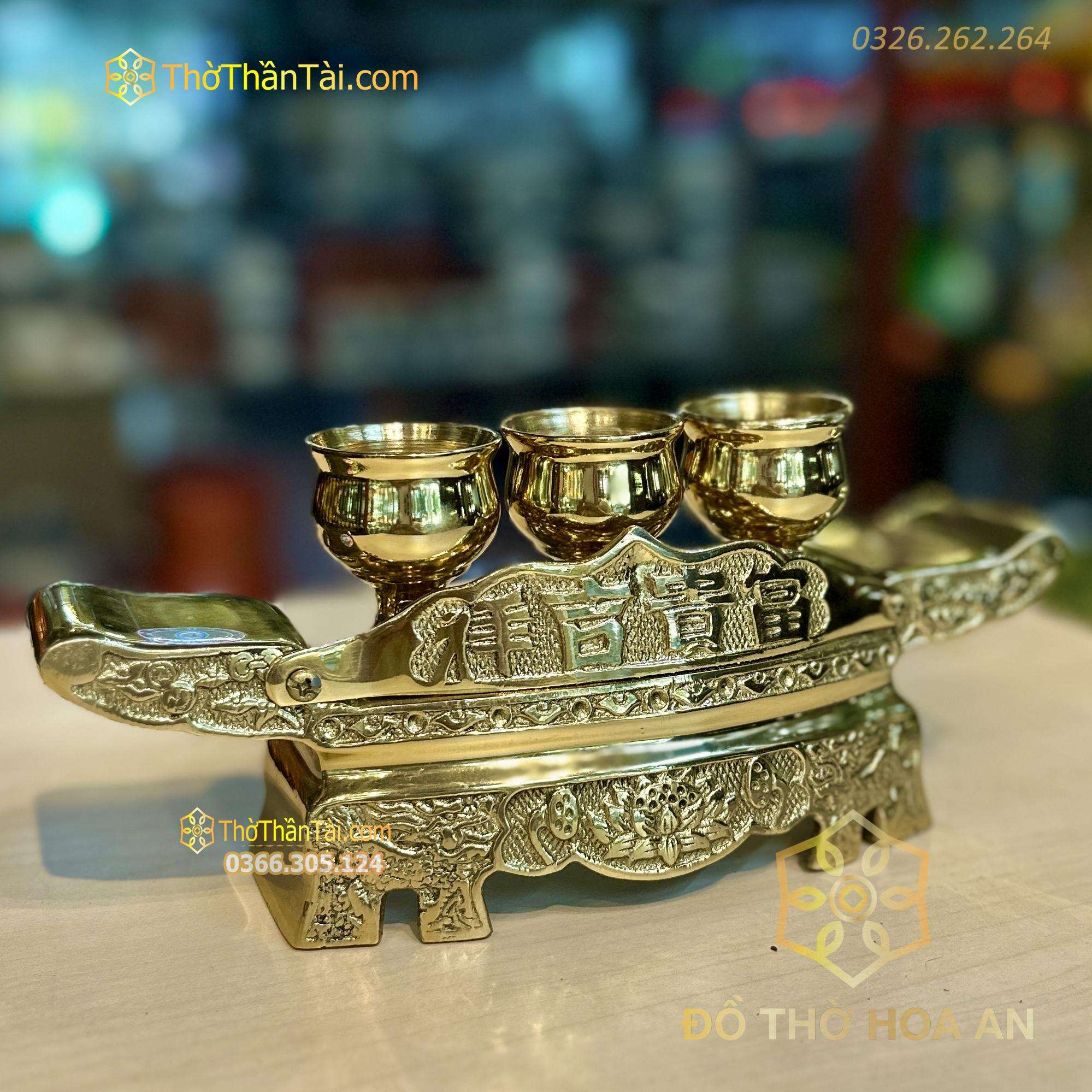 Kỷ Ngai Thờ 3 Chén Đồng Vàng
