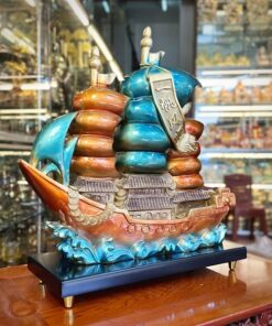 Thuyền Buồm Ngũ Sắc lớn