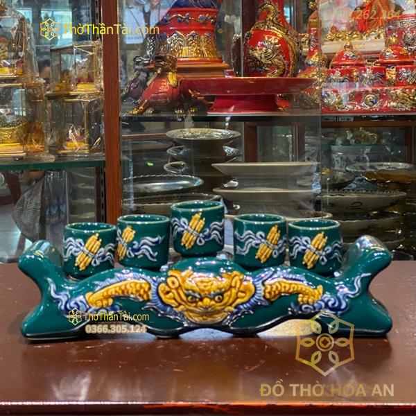 Kỷ/ Ngai Nước 5 Chén Men Xanh Lục Bảo Đắp Nổi