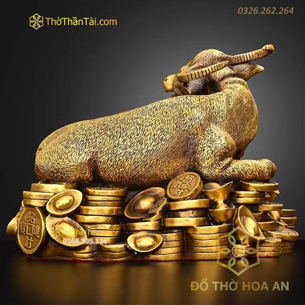 Trâu Đồng Nằm Trên Tiền Vàng