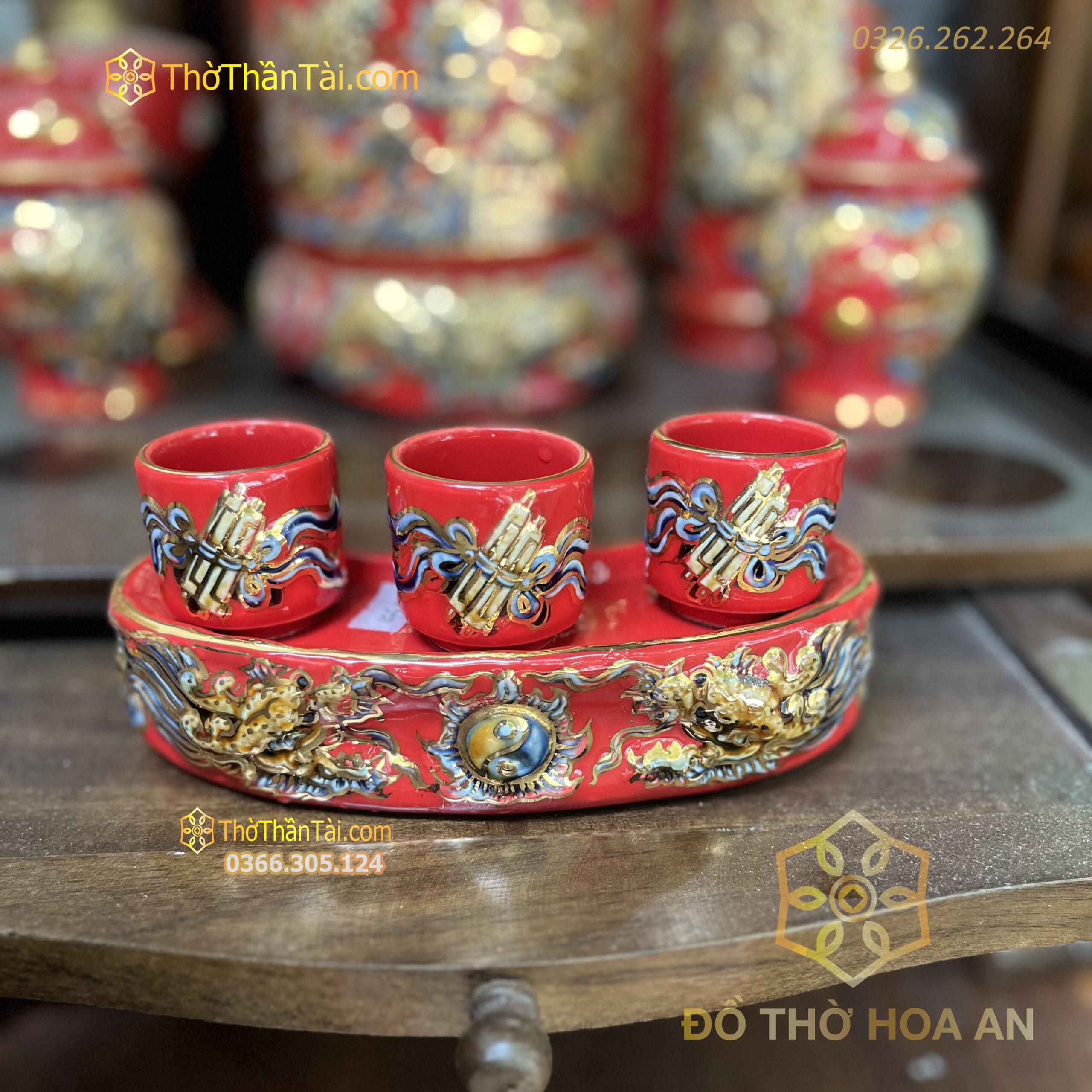 Kỷ/ Khay 3 Chén Men Đỏ Vẽ Vàng 24K
