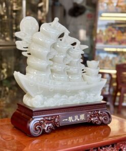 Thuyền Buồm Bạch Ngọc