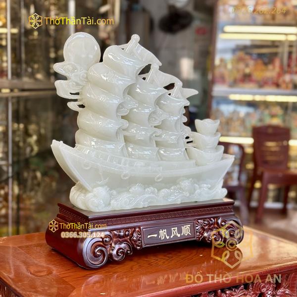Thuyền Buồm Bạch Ngọc