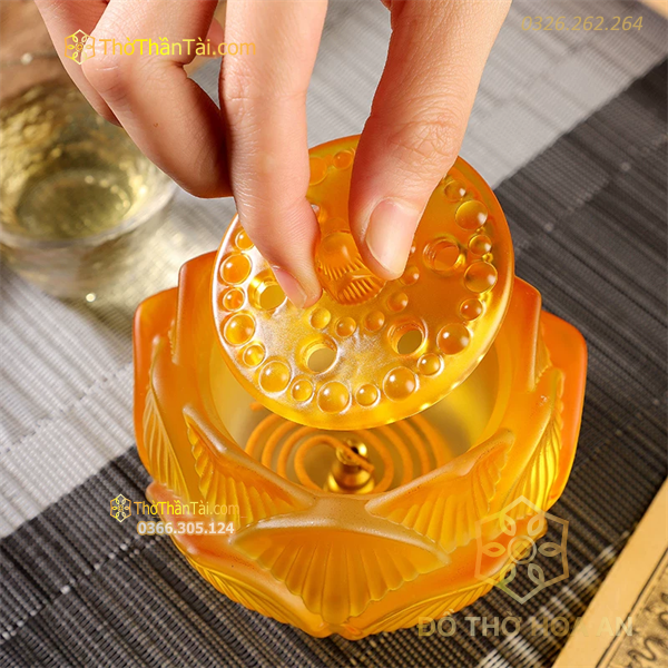 Đốt Trầm Lưu Ly Hoa Sen Vàng