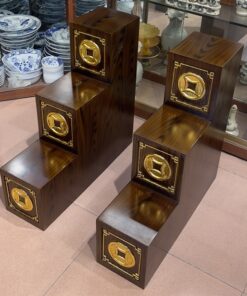 Bục Tam Cấp Bàn Thờ Thần Tài Xoan Vân Đục Tiền Dát Vàng