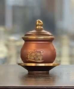 Chóe Thờ Đồng Nâu Khắc Chữ Nổi