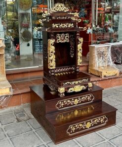 Combo Ban Thờ Thần Tài 3 Mái Gỗ Xoan Cột Rồng Dát Vàng Màu Óc Chó Kết Hợp Kệ Nhị Cấp Gỗ Xoan Vân Màu Óc Chó Dát Vàng