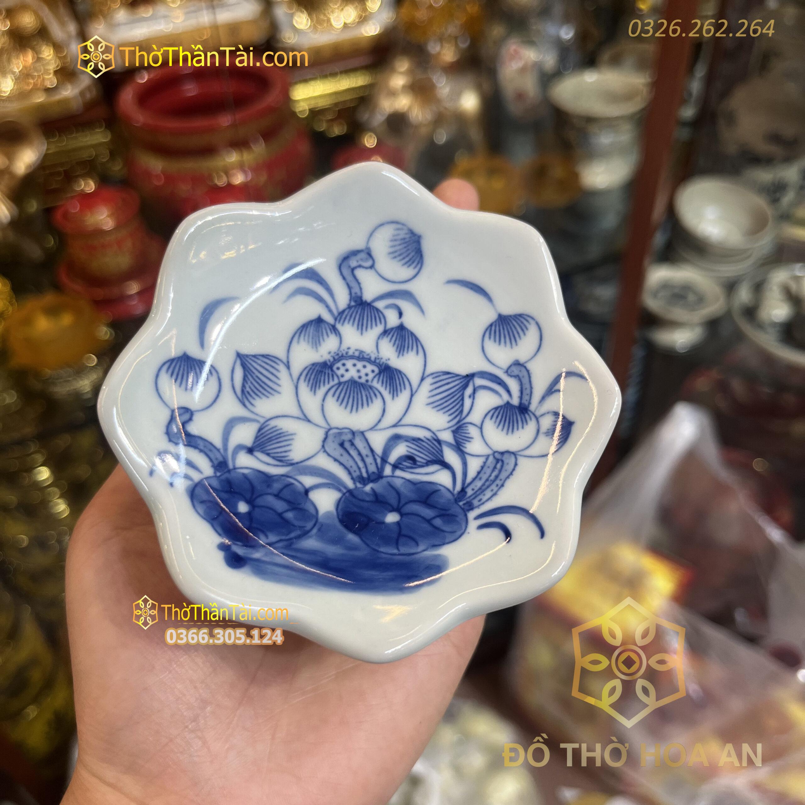 Chân Nến Hoa Sen Men Ngọc