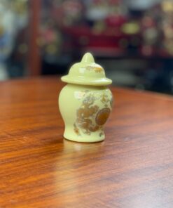 Chóe Thờ Sứ Men Vàng Ngà