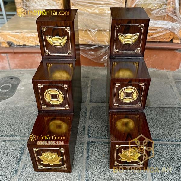 Bục Tam Cấp Bàn Thờ Thần Tài Xoan Vân Đục Dát Vàng