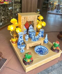 Bộ Ban Thờ Thần Tài Gỗ Xoan Mái Bằng Sứ Men Lam