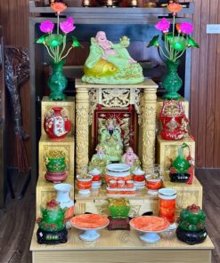 Bộ Ban Thờ Thần Tài Gỗ Xoan Mái Bằng Cột Rồng Màu Vàng Sứ Vân Đá Đỏ
