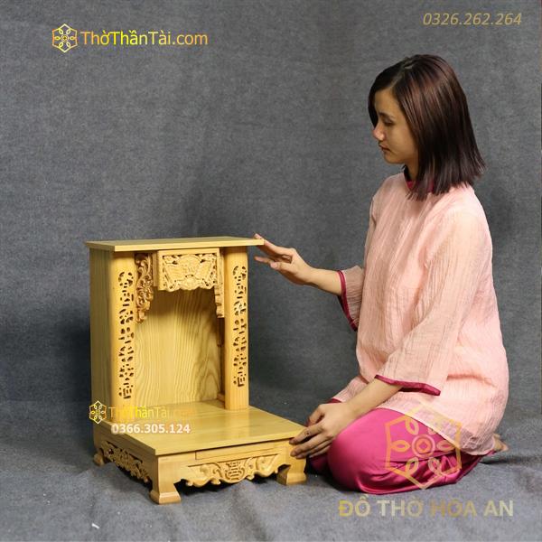 Ban Thờ Thần Tài Thổ Địa Gỗ Xoan Chân Qùy Mái Bằng Màu Vàng