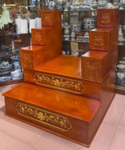 Combo Kệ Kê Nhị Cấp 2 Cấp Ban Thờ Gỗ Xoan Màu Hương Dát Vàng Và Bục Tam Cấp Bàn Thờ Thần Tài Xoan Màu Hương Đục Sen