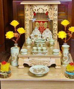 Bộ Ban Thờ Thần Tài Gỗ Xoan Chân Quỳ Mái Bằng Màu Vàng Sứ Vàng Ngà