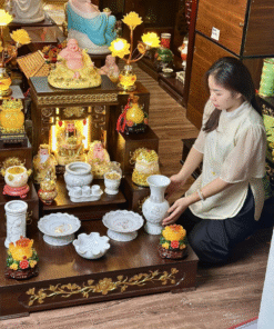 Đế Kê Bàn Thờ Thần Tài Gỗ Sồi Sen Dát Vàng