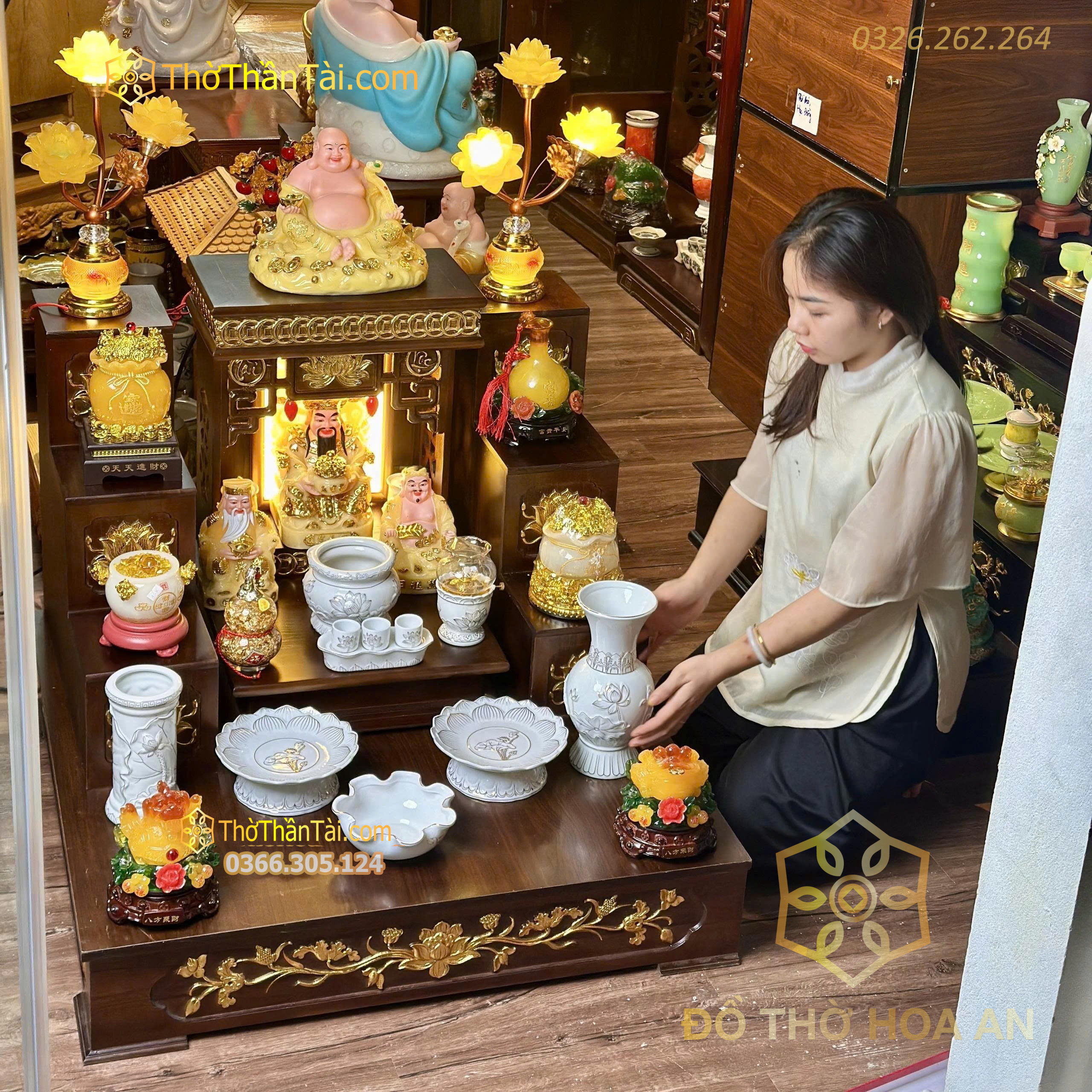 Đế Kê Bàn Thờ Thần Tài Gỗ Sồi Sen Dát Vàng
