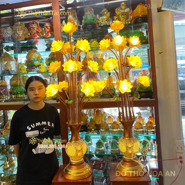 Đèn Thờ Hoa Sen 13 Bông Lưu Ly Thân Sứ