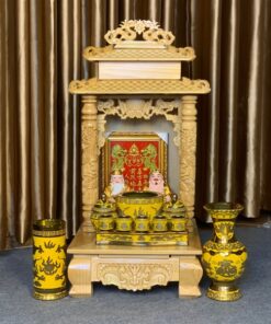 Bộ Ban Thờ Thần Tài Gỗ Xoan 2 Mái Chùa Màu Vàng Sứ Men Vàng Kim Sa