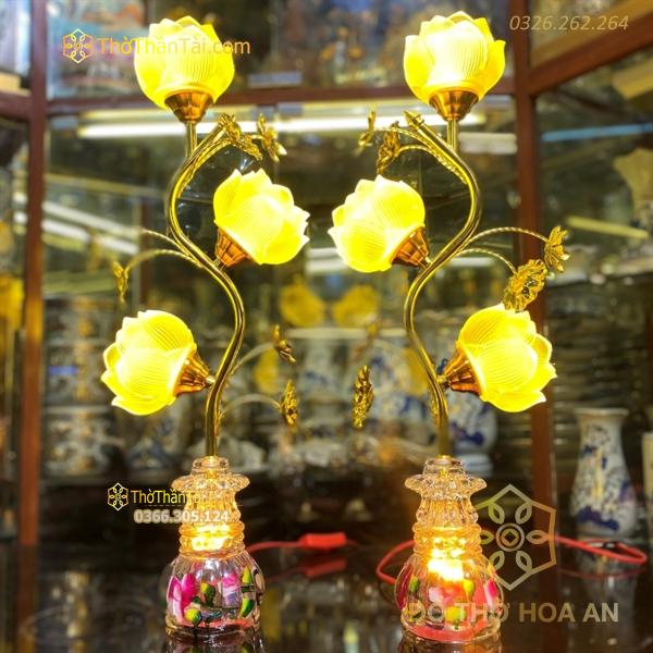 Đèn Thờ Hoa Sen 3 Bông Lưu Ly Thân Cong Pha Lê