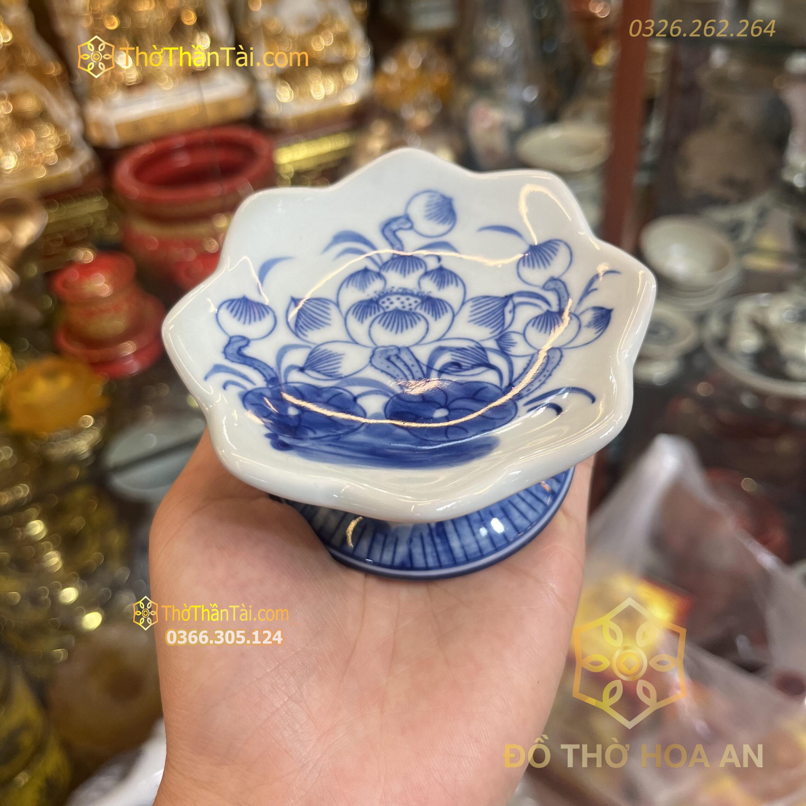 Chân Nến Hoa Sen Men Ngọc