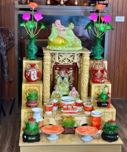 Bộ Ban Thờ Thần Tài Gỗ Xoan Mái Bằng Cột Rồng Màu Vàng Sứ Vân Đá Đỏ