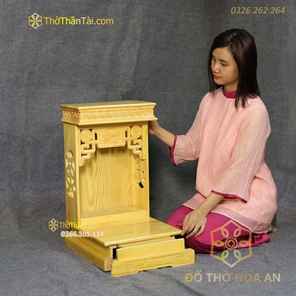 Bàn Thờ Thần Tài Hiện Đại Gỗ Sồi Triện Sen Màu Vàng