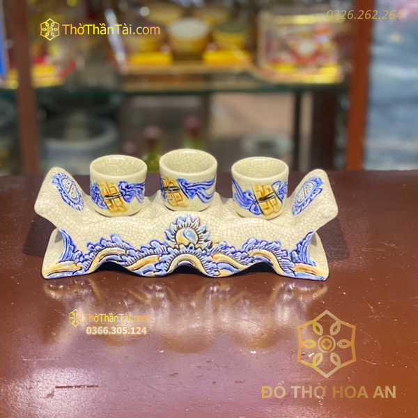 Kỷ/ Ngai Nước 3 Chén Men Rạn Đắp Nổi