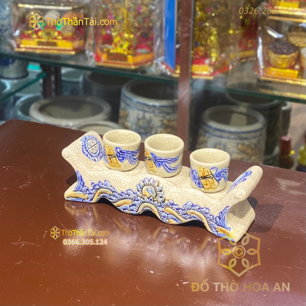 Kỷ/ Ngai Nước 3 Chén Men Rạn Đắp Nổi