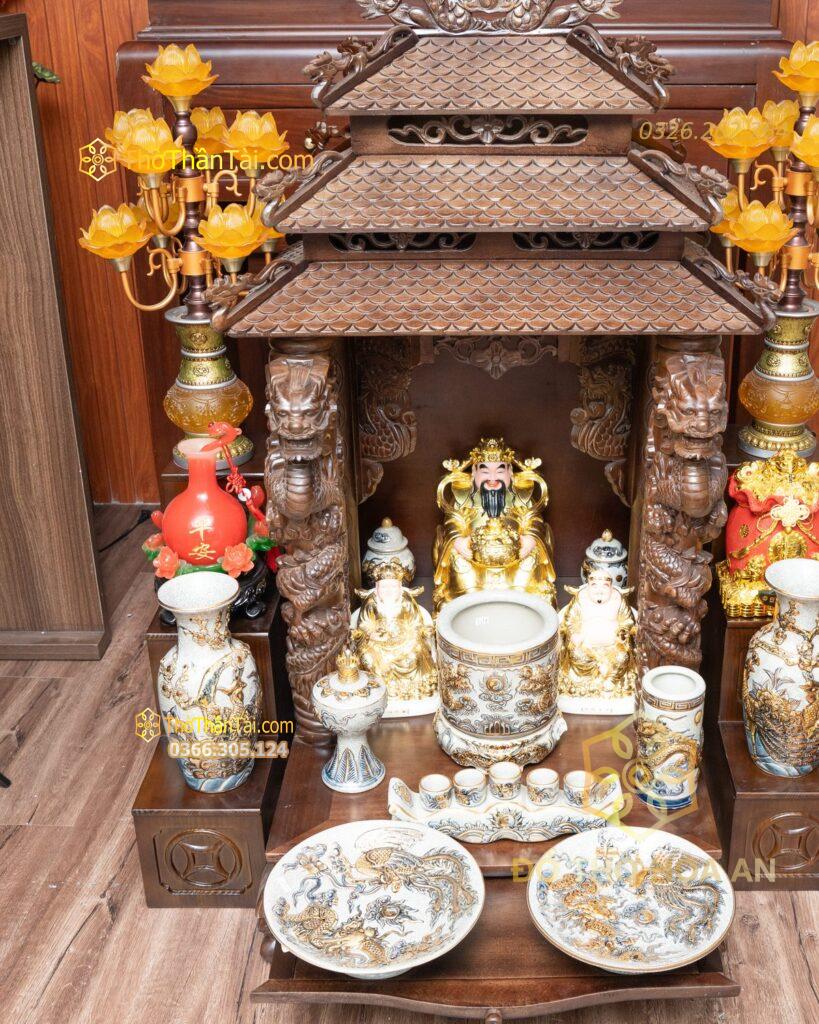 Mâm lễ cúng Thần Tài bày phía trước ban thờ