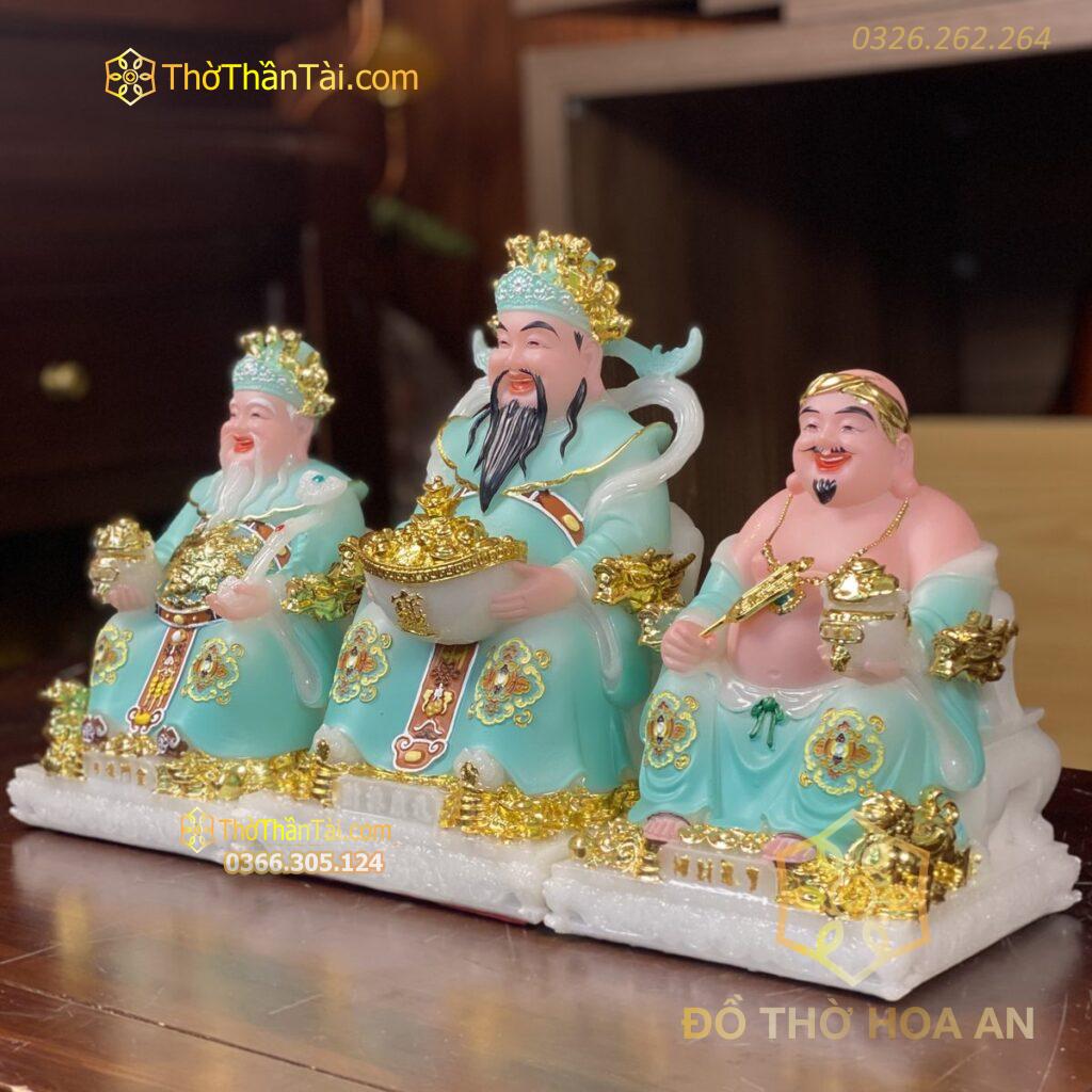 Bộ tượng Thần Tài và Thổ Địa thờ chung trên một ban